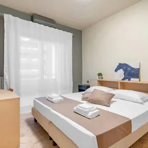 https://casa-da-suite-fraschini.italymilanhotels.net