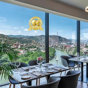 https://golden-tulip-design-tbilisi.alltbilisihotels.com